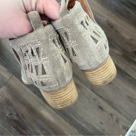 Jeffrey Campbell Boots Women's 7.5 Taggart Beige Perforated Block Heel Ankle - Picture 5 of 6